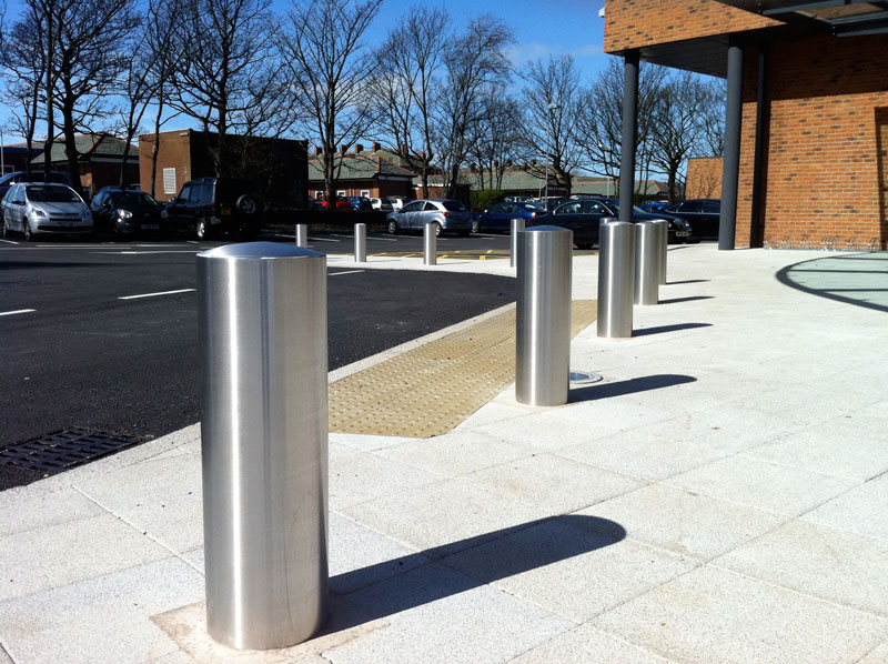 Large Diameter Bollard - Bollard Street